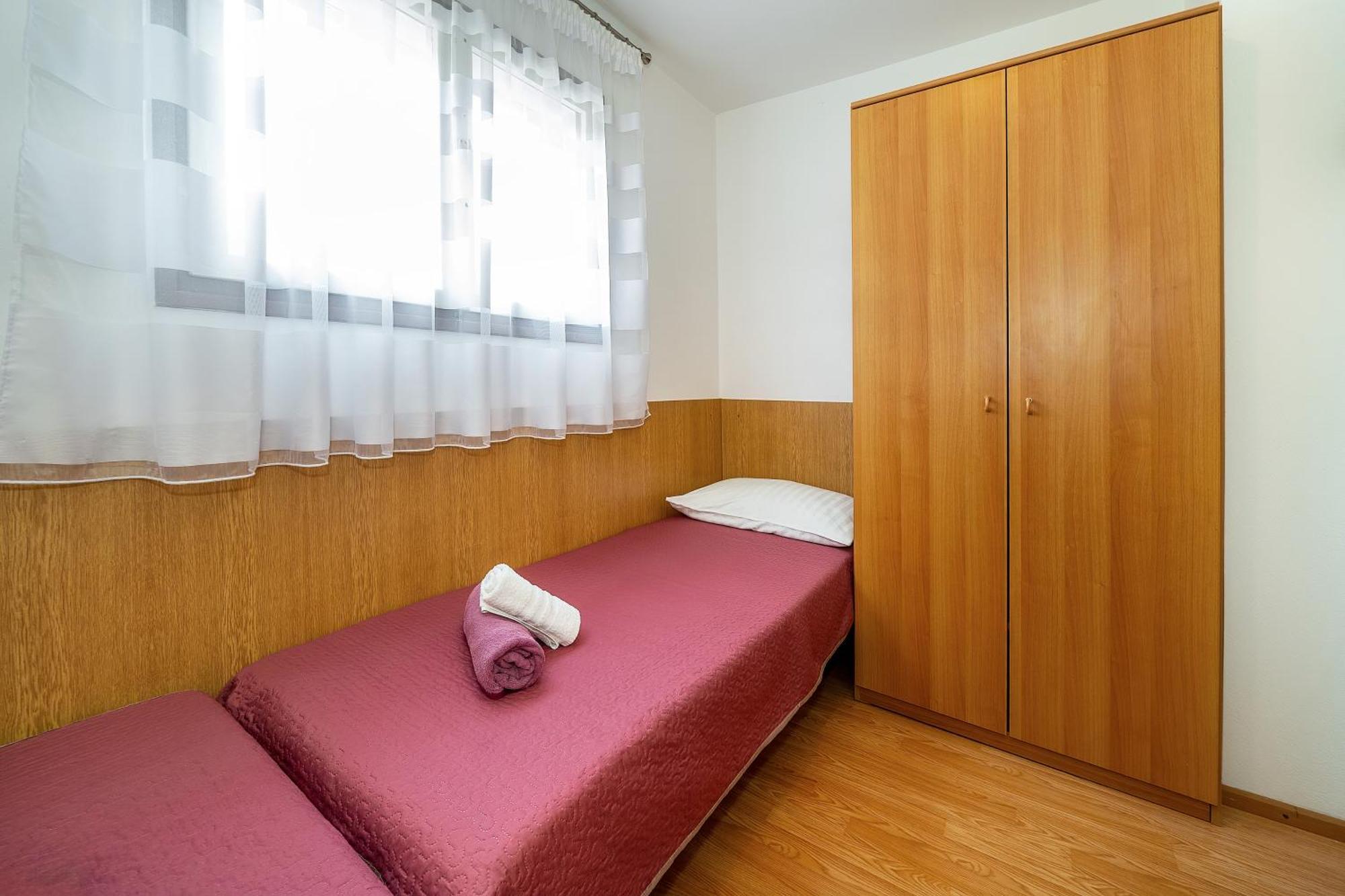 Apartments & Room Jagoda Baška Eksteriør billede