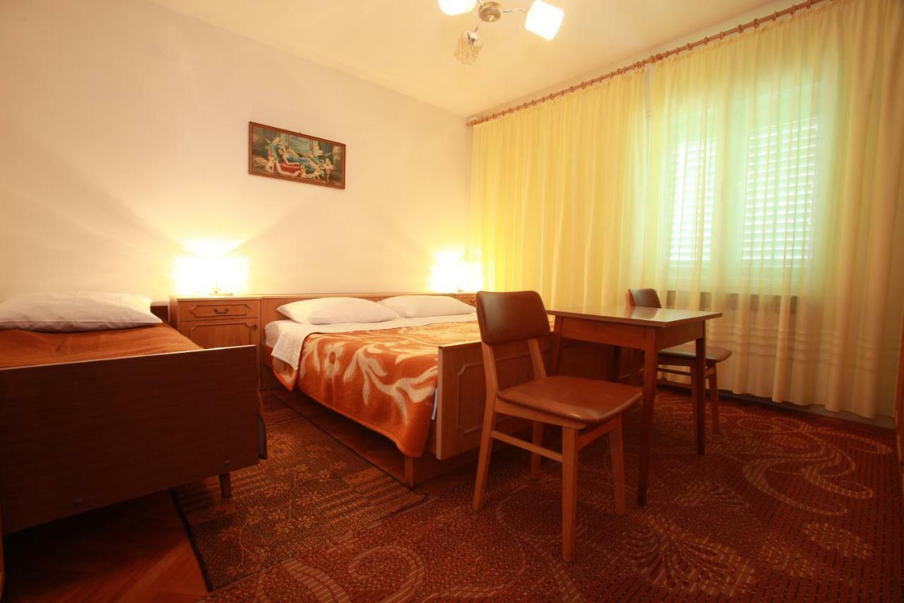 Apartments & Room Jagoda Baška Eksteriør billede