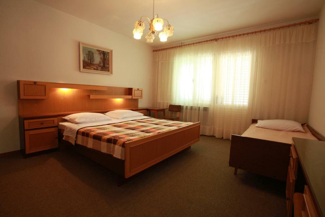 Apartments & Room Jagoda Baška Eksteriør billede