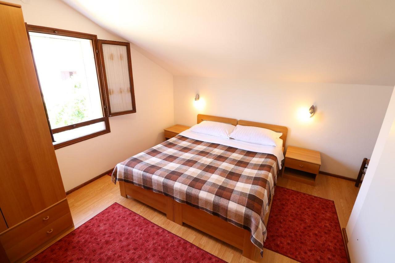 Apartments & Room Jagoda Baška Eksteriør billede